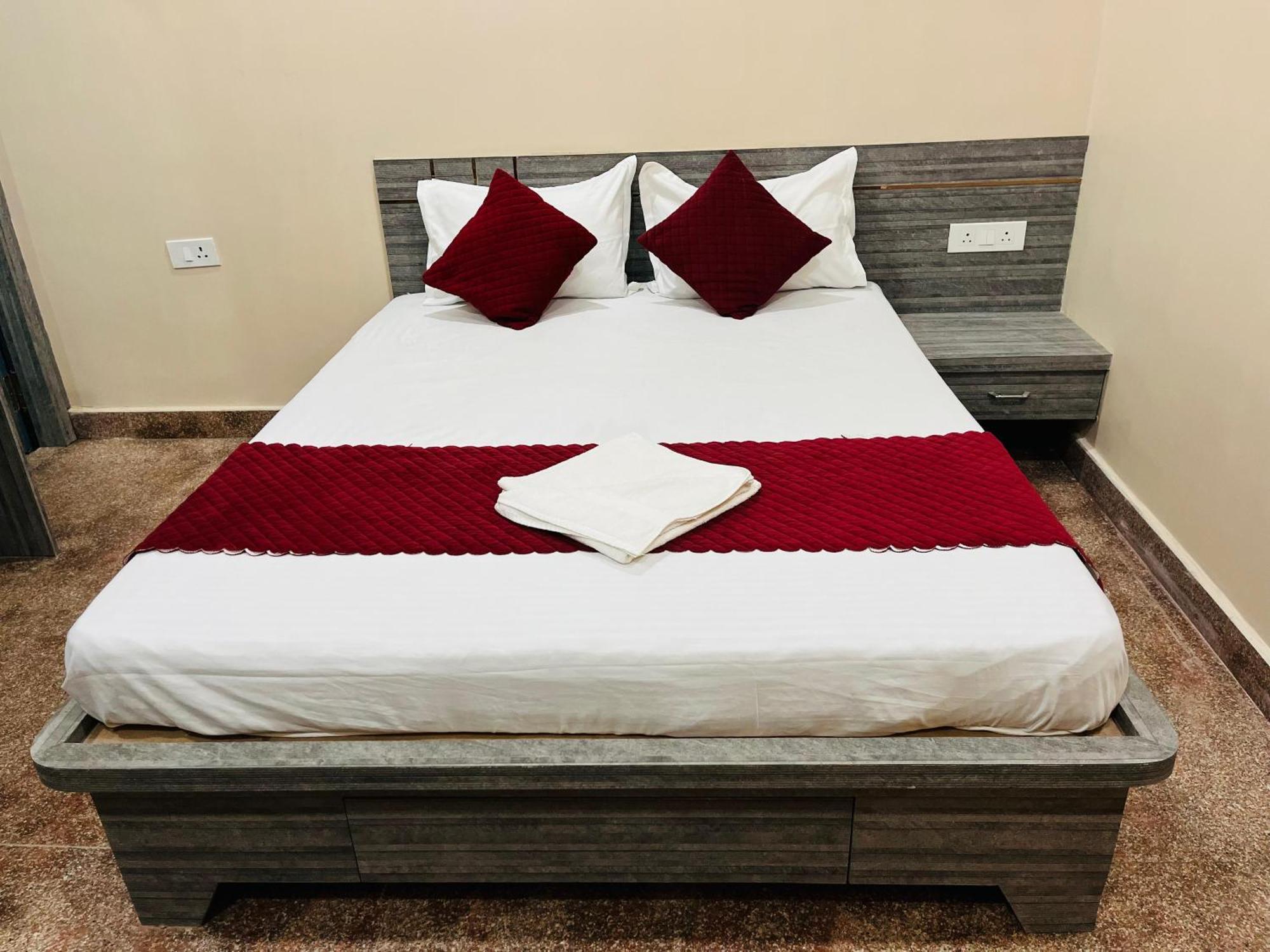 Hotel Utsav Palace Kanpur Exterior photo